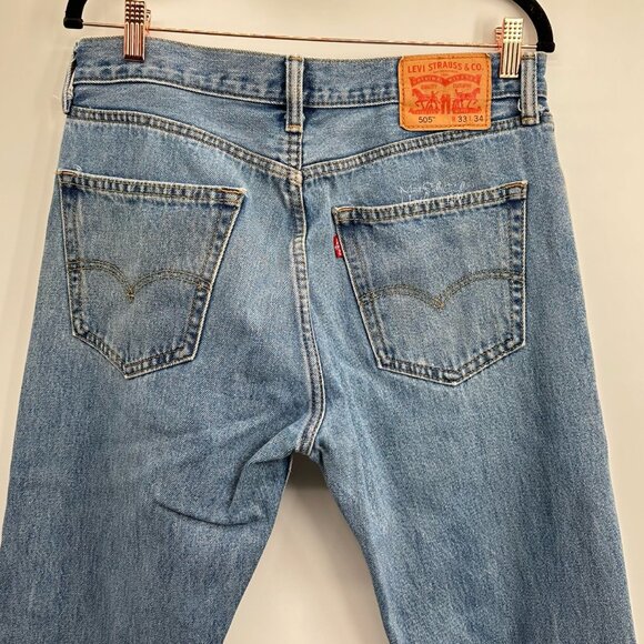 Levi's 505 Medium Wash Regular Fit Men's Jeans Size 33/34 - Picture 3 of 6
